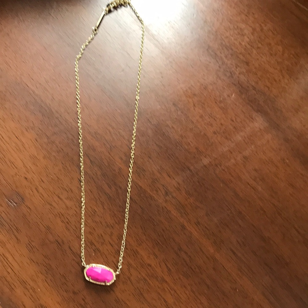 Kendra Scott necklace